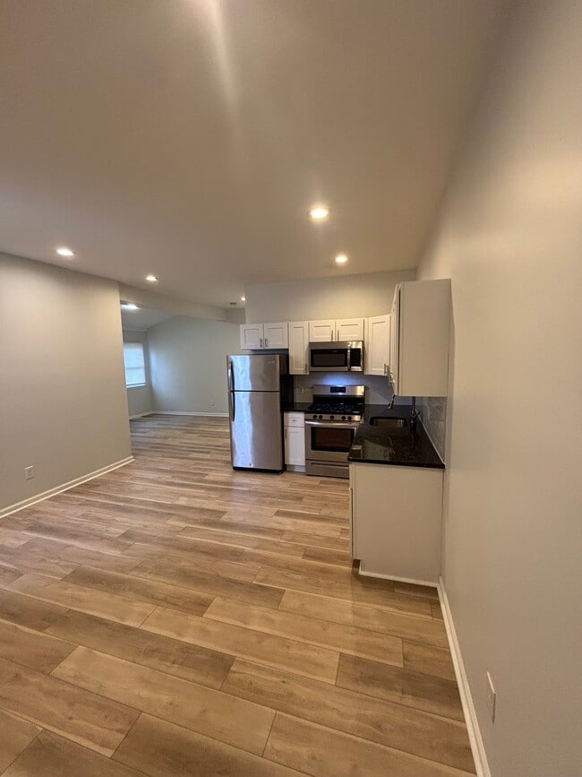 Photo - 304 Holmes Rd Unit 304 A