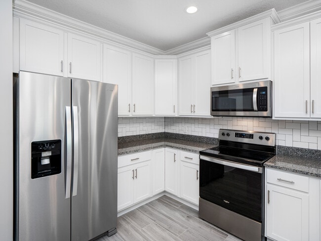 Photo - 786 6th Ave S