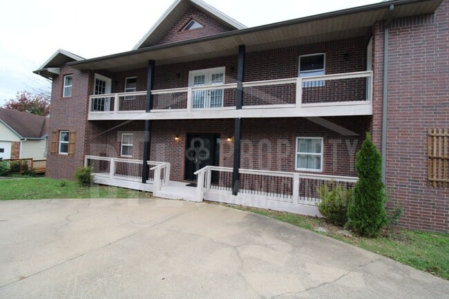 Building Photo - Beautiful Duplex in Kimberling City!