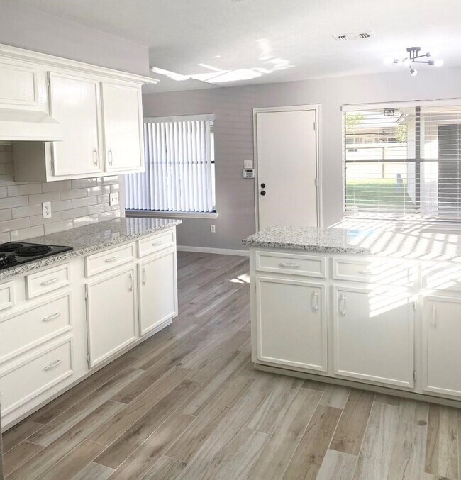 Photo - 2338 Brookdale Dr