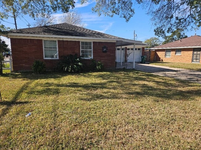 Building Photo - 1212 Rebecca Dr