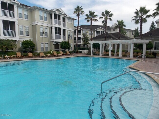 1001 Monument Rd Unit 1017