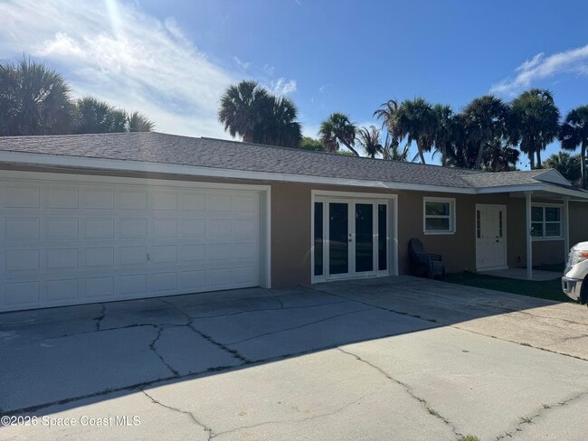 Building Photo - 215 Pelican Dr
