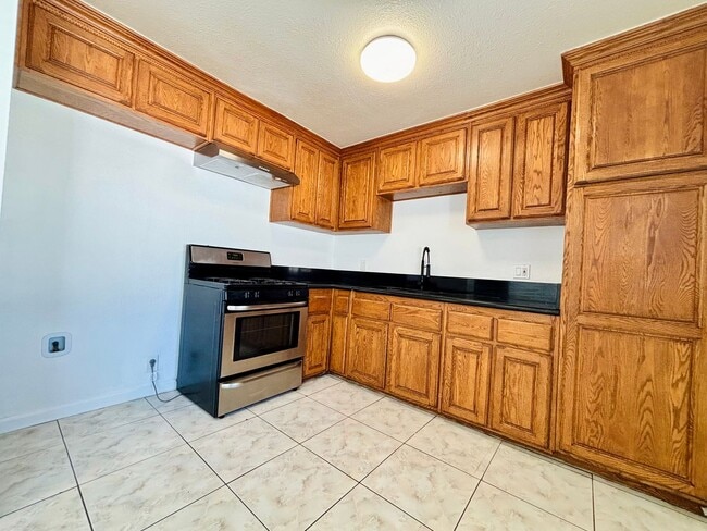 Photo - Aspen Ave - BLUE Unit A