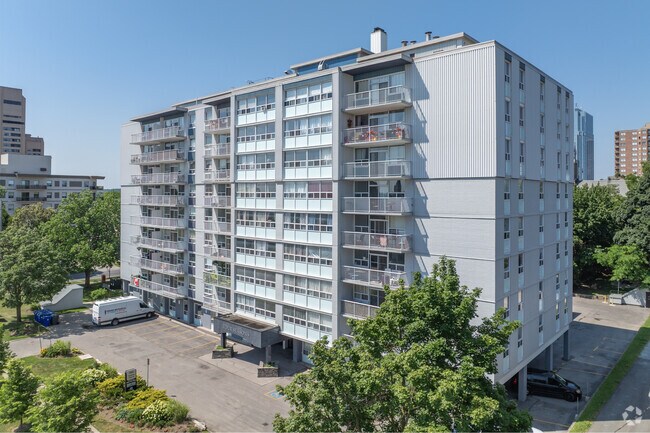 Photo - Four Seasons