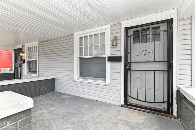 Photo - 3041 Broadway St