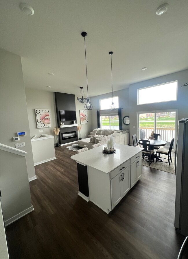 Photo - 949 NE Traverse Dr