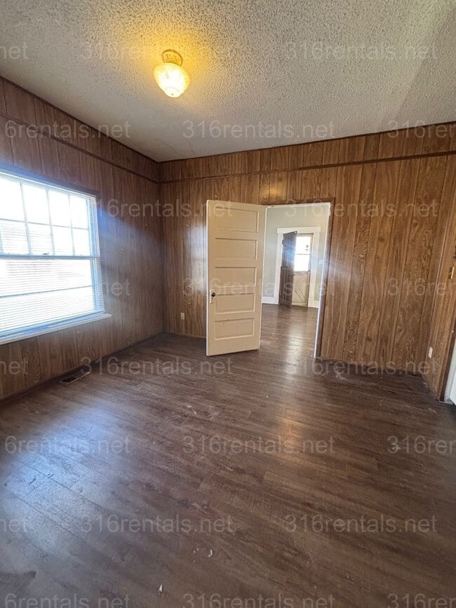 Photo - Three bedroom one bath freshly painted house available NOW!