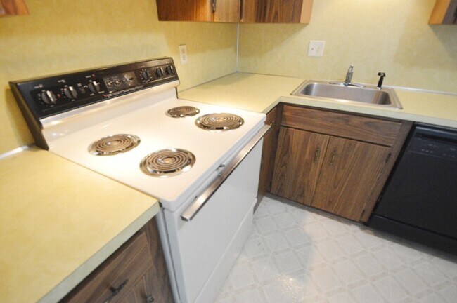 Photo - Holden Condo: 1 Bed 1 Bath