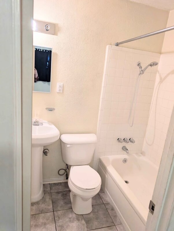 Photo - 101 N 3rd St Unidad 13