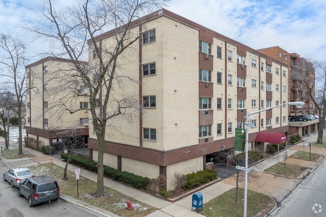 Photo - Thatcher Woods Apartments