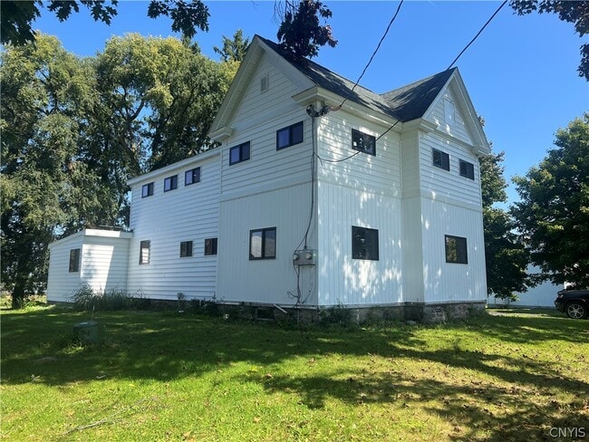 Building Photo - 34 Lake Shore Rd
