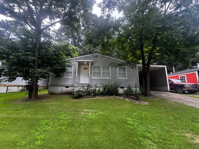 Photo - Room in House on Jackson Dr