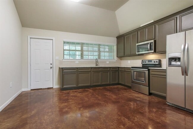 Photo - 5610 Highline Dr