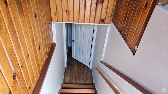 Building Photo - Ruby Duplex Unit B Rental