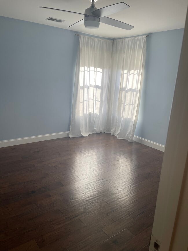 Photo - 3320 Blackford Pkwy