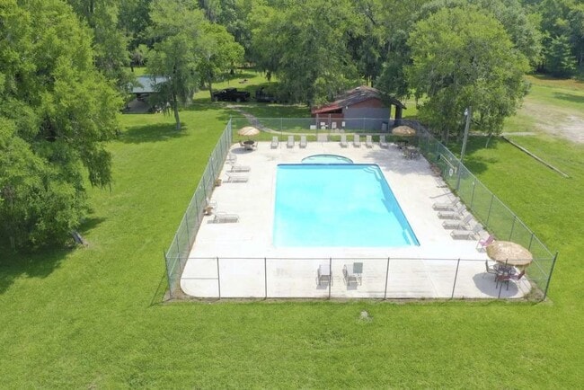 Photo - 203 Ferguson Dr