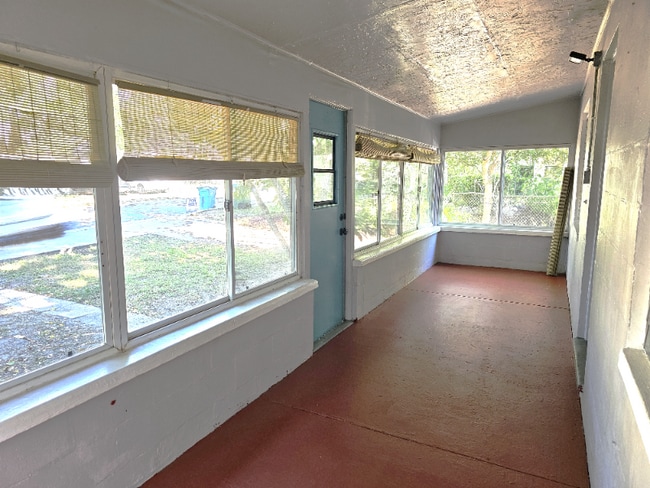 Photo - 1730 Ridgewood Ave