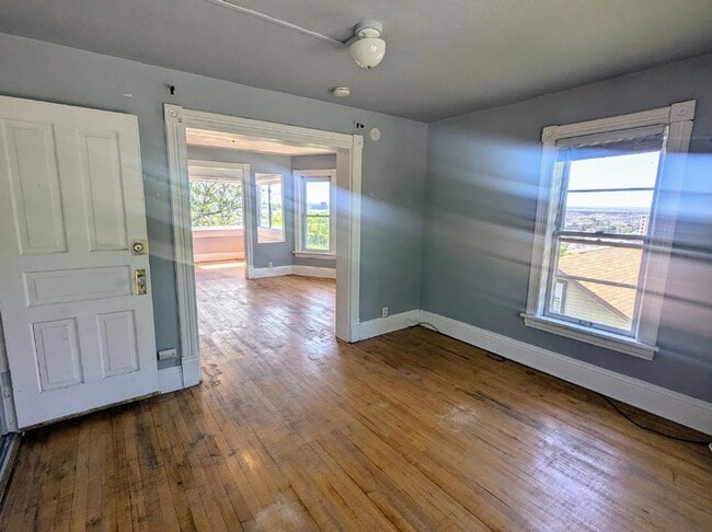 Photo - 1802 W 3rd St Unit 2 Upper