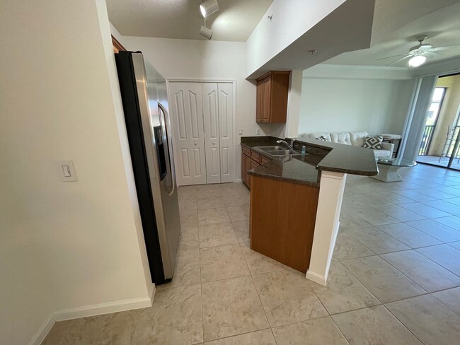 Photo - ANNUAL RENTAL - POSITANO PLACE-1 BED/1 BATH WITH LAKE VIEW AND NEW APPLIANCES! Unit 306