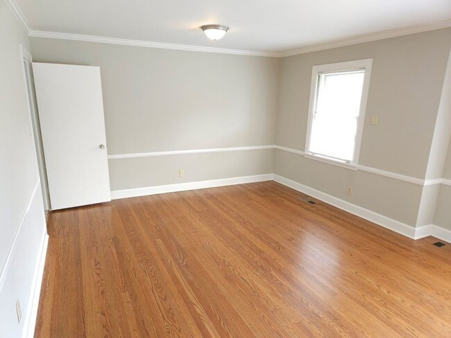 Photo - 1611 Jones Blvd