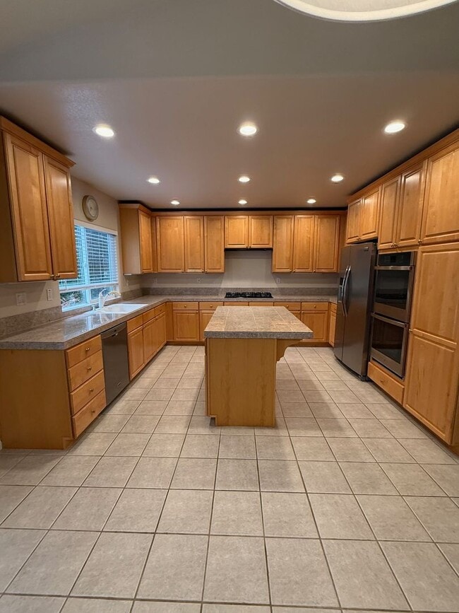 Photo - Spacious 4 Bedroom Home for Rent in Desirable Fountain Grove