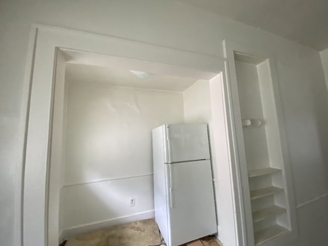 Photo - 3839 Hazelhurst Ave Unit Upper