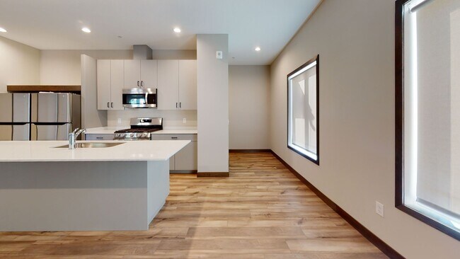 Photo - 6-Bedroom Townhome in Dinkytown