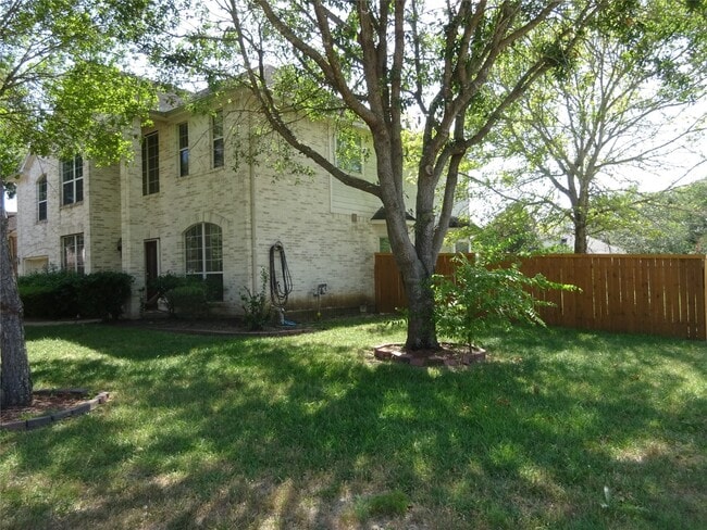 Photo - 515 Plantain Ln