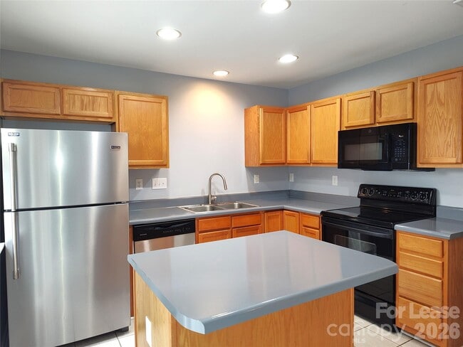 Photo - 14934 Deshler Ct