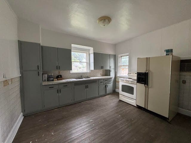 Photo - 1821 W Sample St