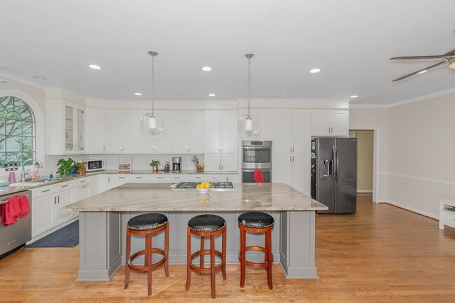 Photo - Luxury 5-bedroom 4-bath home in the beautiful city of Alpharetta