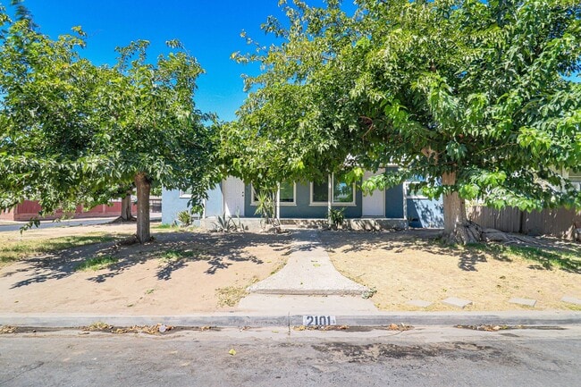 Building Photo - 2101 Carrere St Unit #A Rental