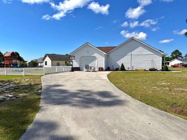 Photo - 400 Dayrell Dr