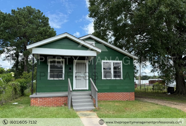 Building Photo - Charming 2-Bedroom Home