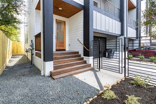 Photo - 2506 Langston St Casa