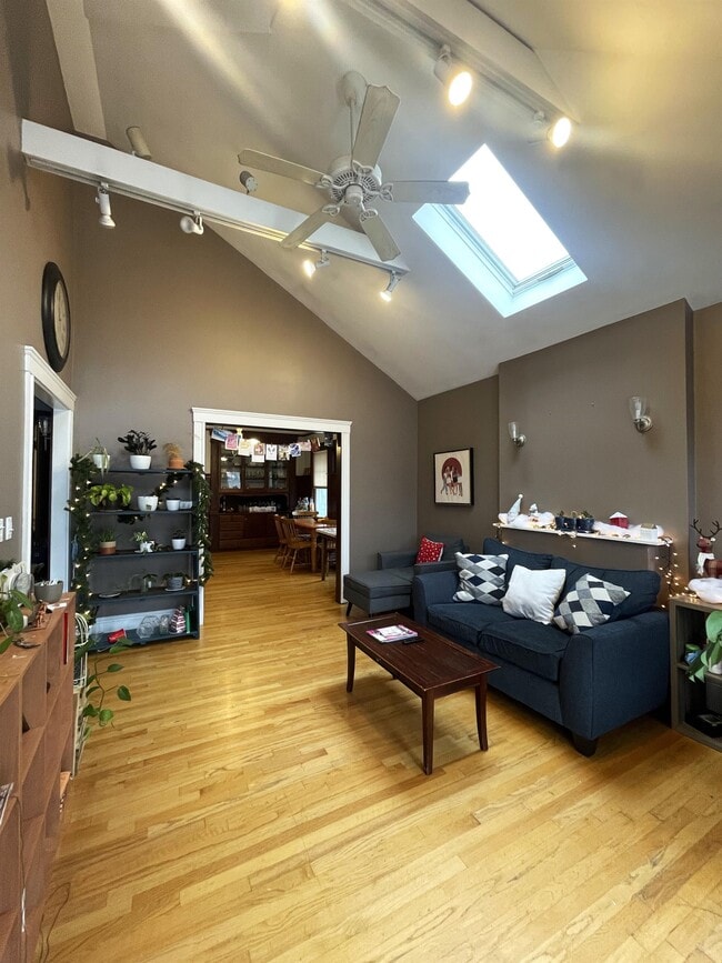 Photo - 16 Halifax St