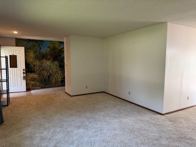 54 Longview Dr