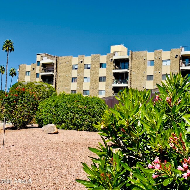 Building Photo - 425 S Parkcrest Unit 327