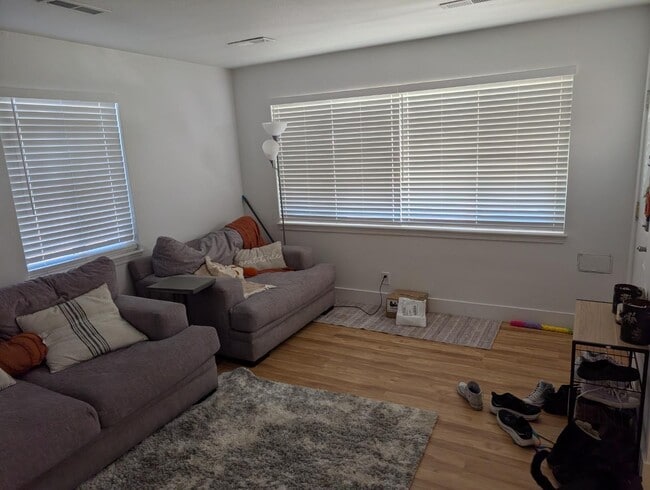 Photo - 1045 Washington St