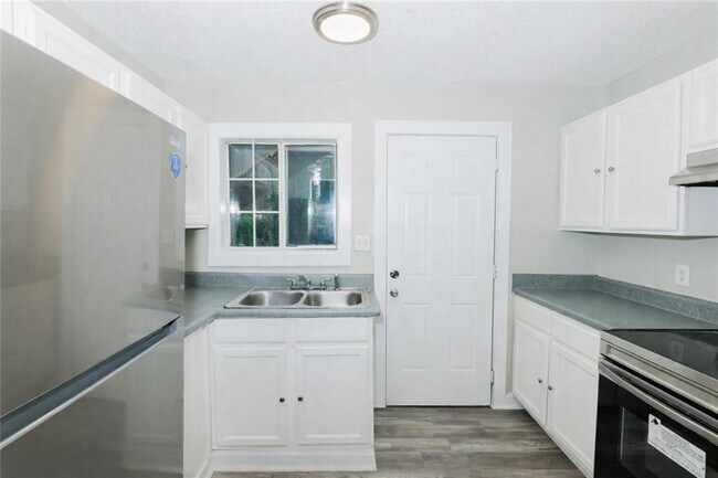 Photo - 2065 Alison Ct SW Unit 1