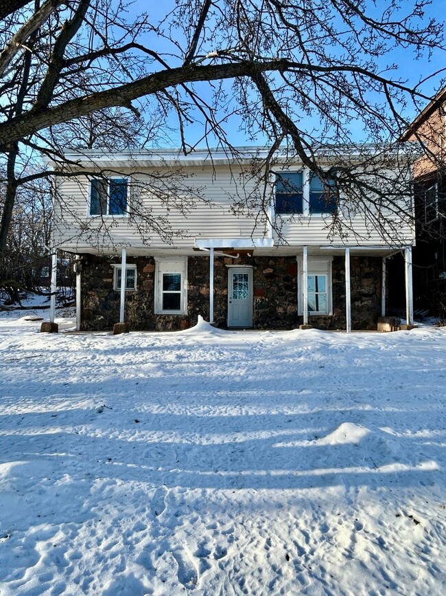 Photo - 820 W 4th St Unit #3