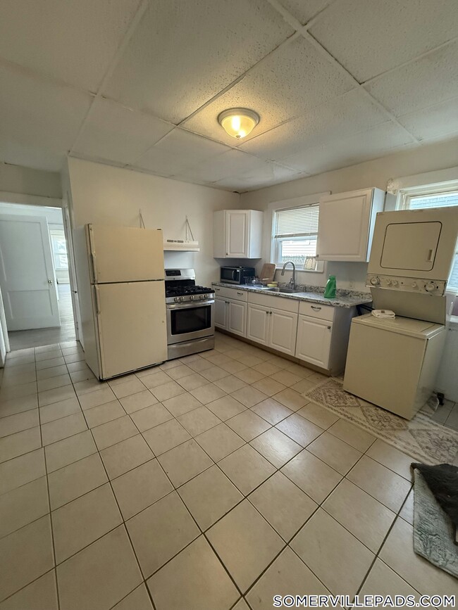 Photo - 63 Pinckney St Unit 1