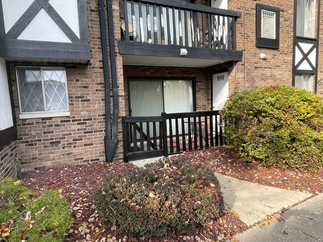 Photo - 4945 Regal Dr Unit 213