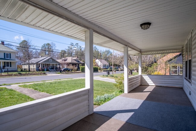 Photo - 445 S Broad St