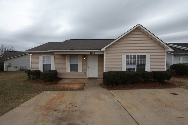 Building Photo - Available Fall 2026!!