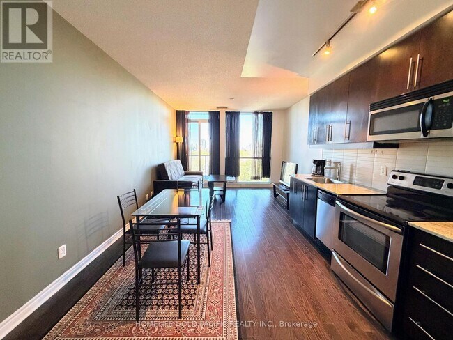Photo - 2885 Bayview Ave Unit 715