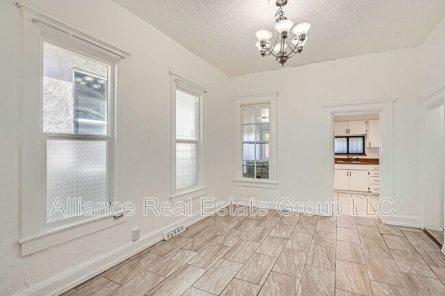Photo - 2827 California St