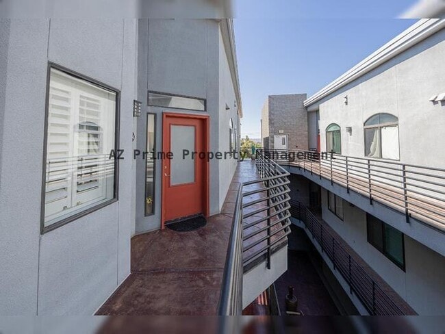 Building Photo - 4525 N 22nd St Unit 404 Rental