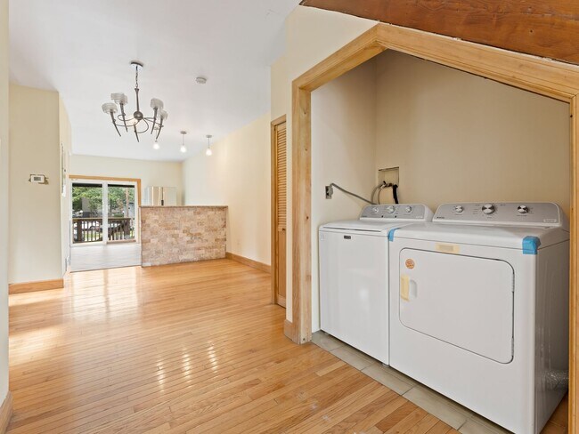 Photo - 6231 Jefferson St Unidad #2